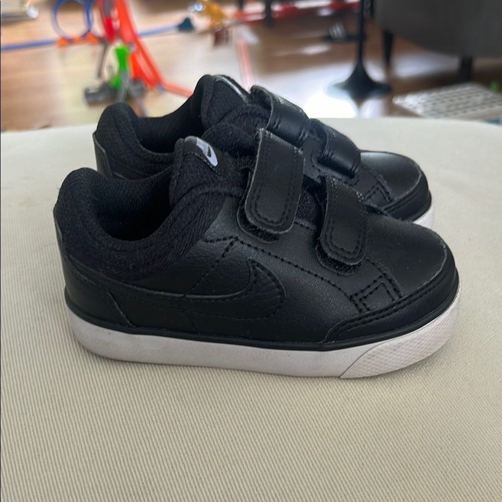 Kids Nike Black and White Velcro Sneakers
